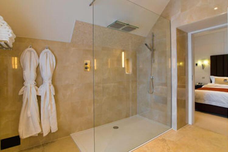Cae Court Hotel Bridgend  Εξωτερικό φωτογραφία