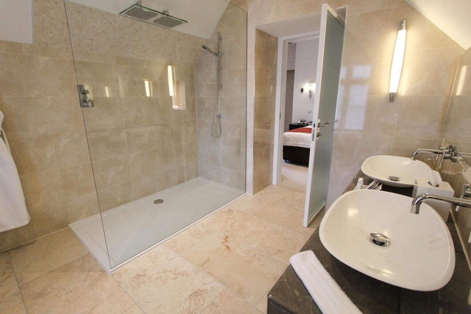 Cae Court Hotel Bridgend  Εξωτερικό φωτογραφία