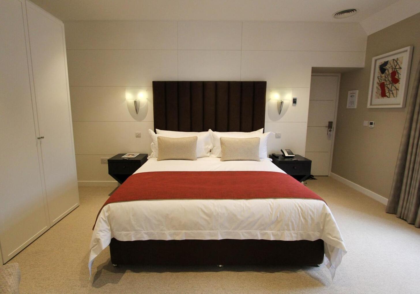 Cae Court Hotel Bridgend  Εξωτερικό φωτογραφία
